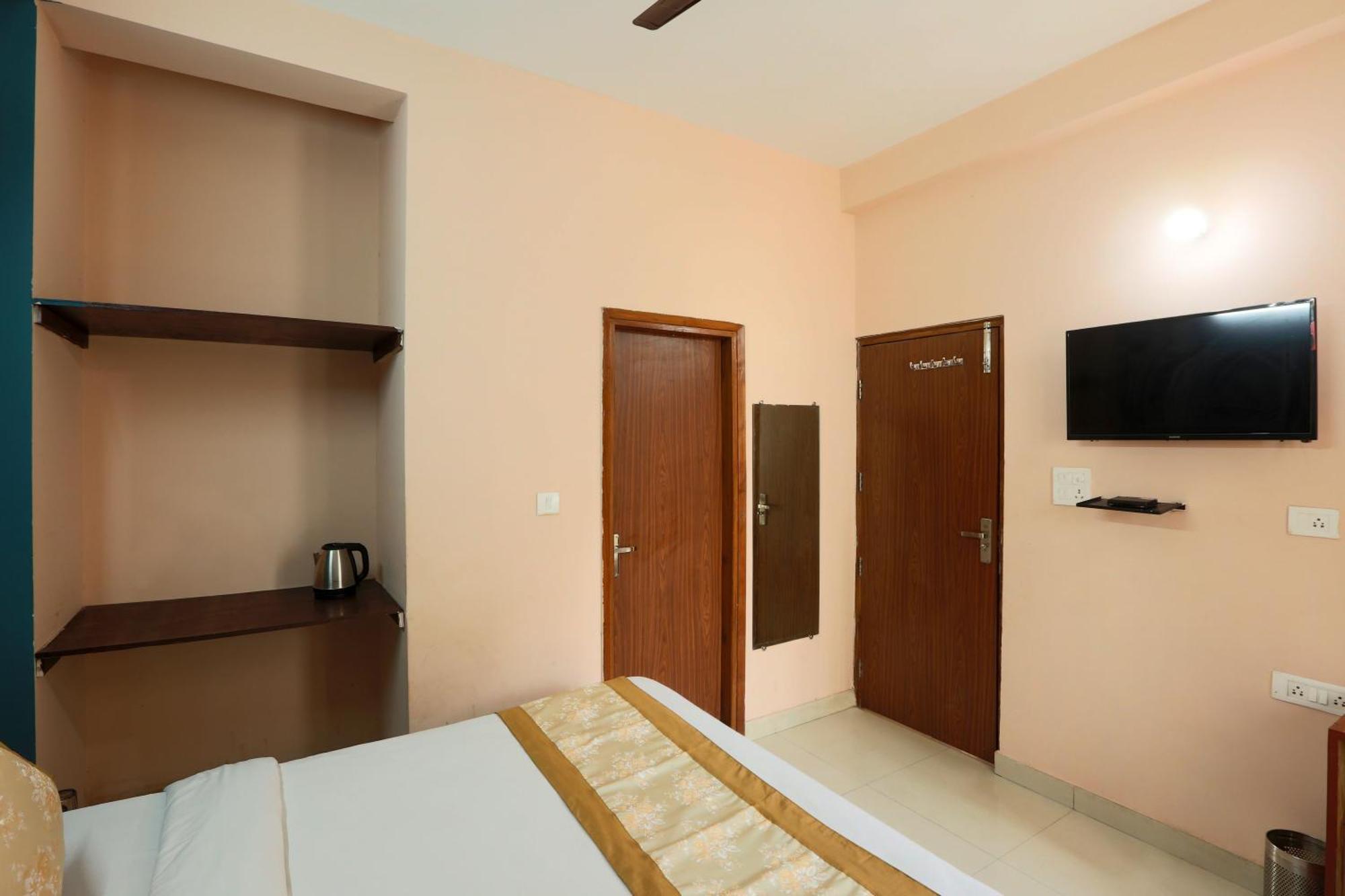 Hotel Ginger Palace - Corporate Hotel Noida Sector 62 외부 사진