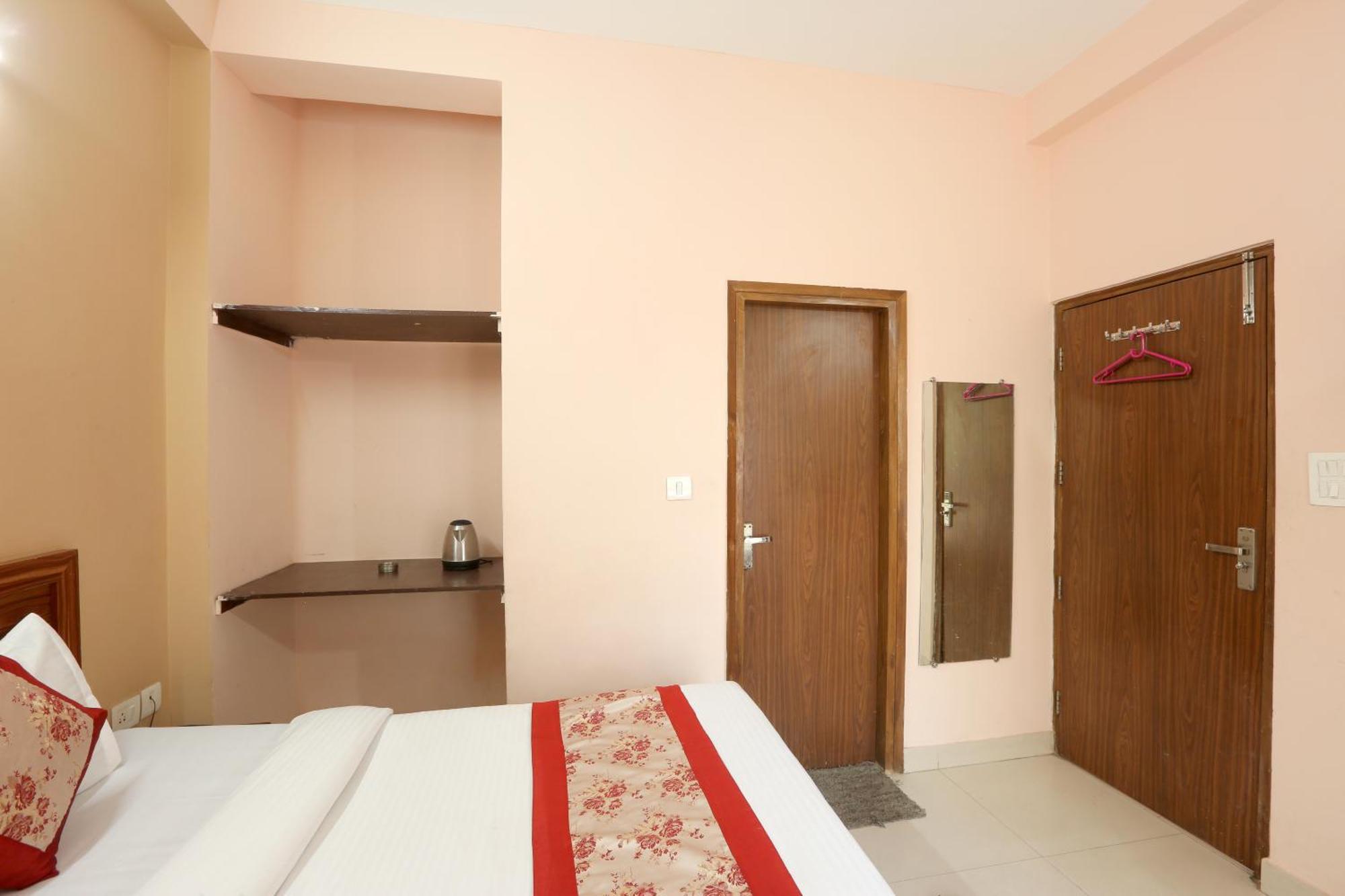 Hotel Ginger Palace - Corporate Hotel Noida Sector 62 외부 사진