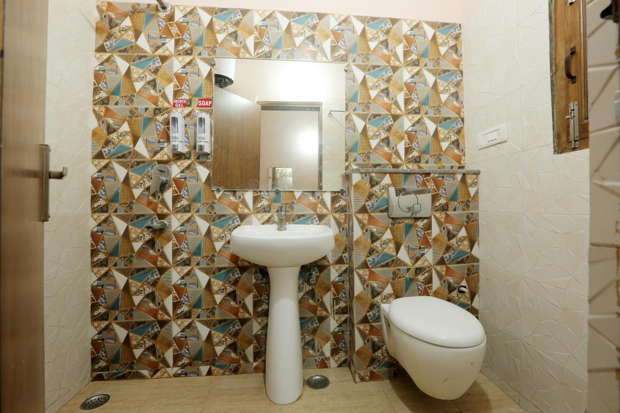 Hotel Ginger Palace - Corporate Hotel Noida Sector 62 외부 사진