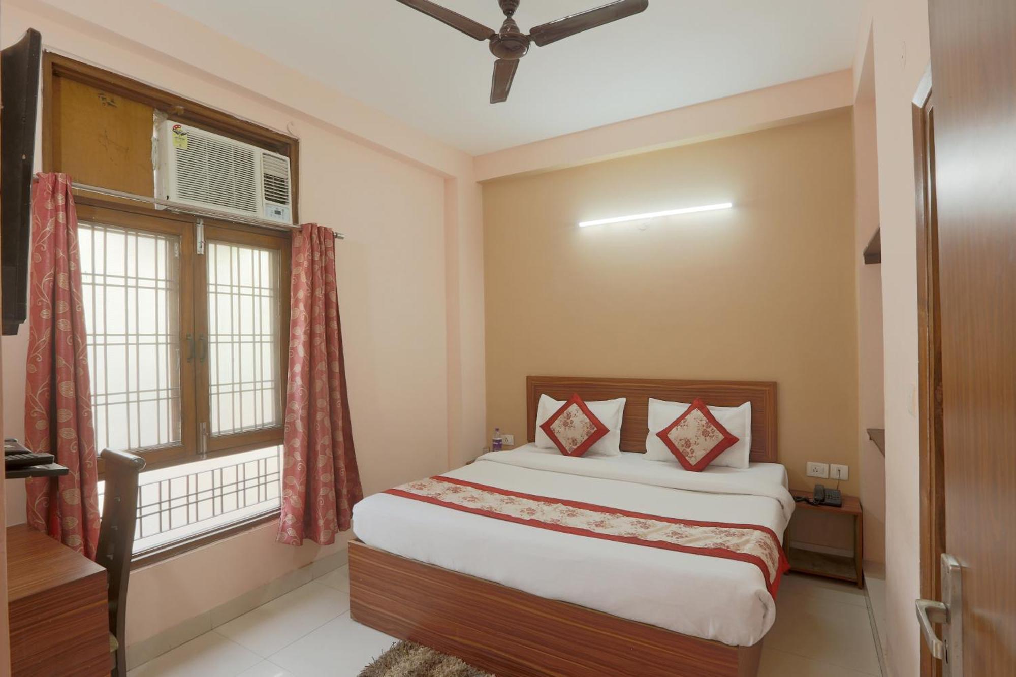 Hotel Ginger Palace - Corporate Hotel Noida Sector 62 외부 사진