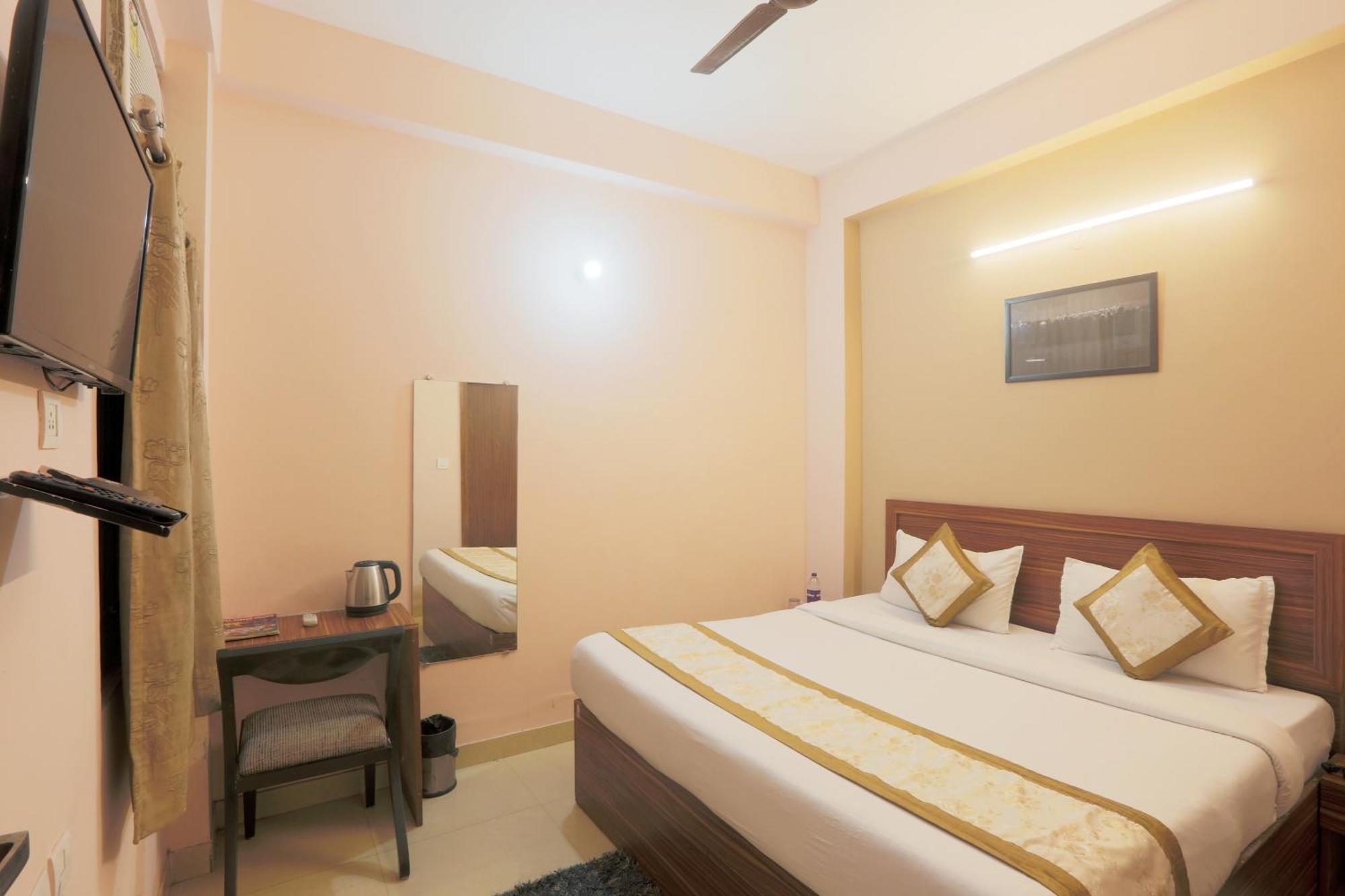 Hotel Ginger Palace - Corporate Hotel Noida Sector 62 외부 사진